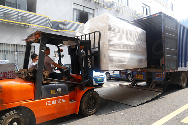 PCB全自动激光打码机出货珠海